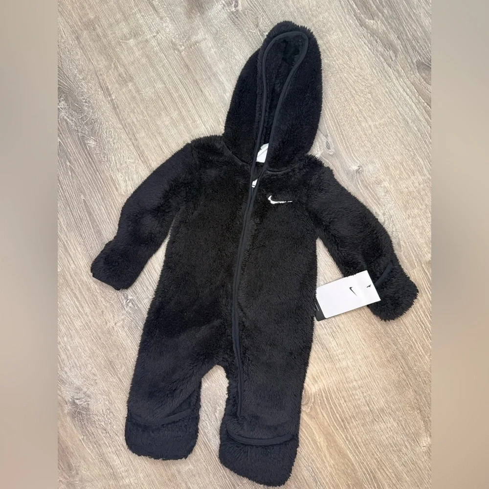 NWT Nike Hooded Sherpa Coverall Black 6M - Picture 1 of 6